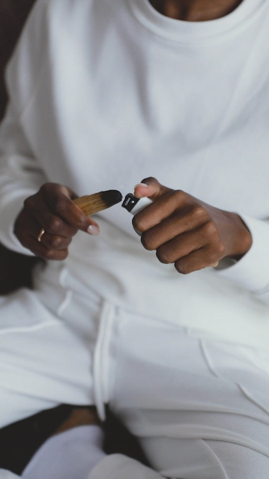 Palo Santo Soy Candle | 100% Soy Wax, Strong Earthy Scent